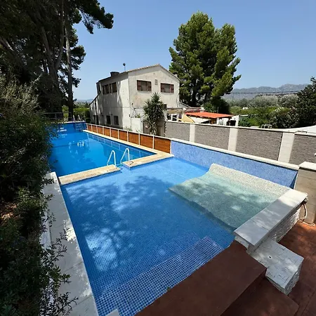 וילה Masia La Molinera *
