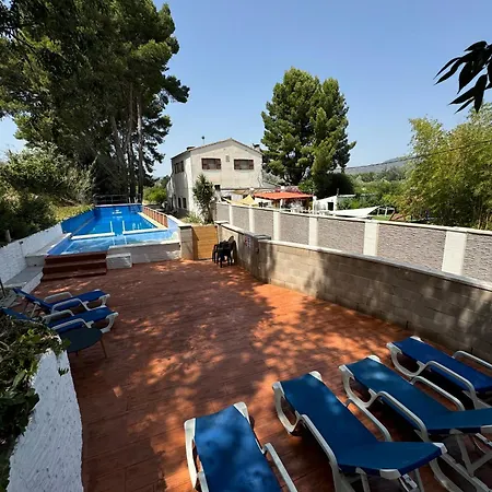 וילה Masia La Molinera *
